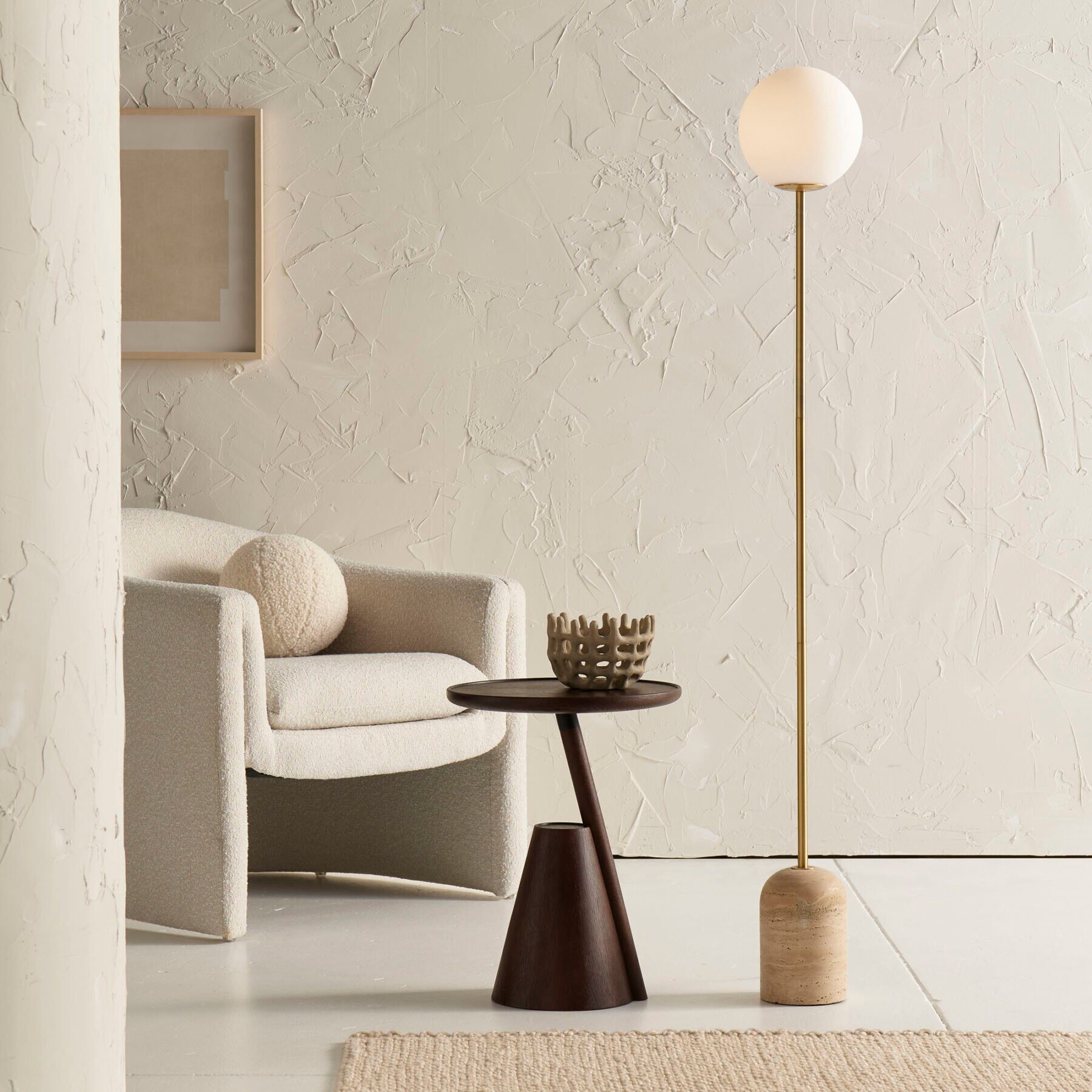 floor lamp e1763627554213